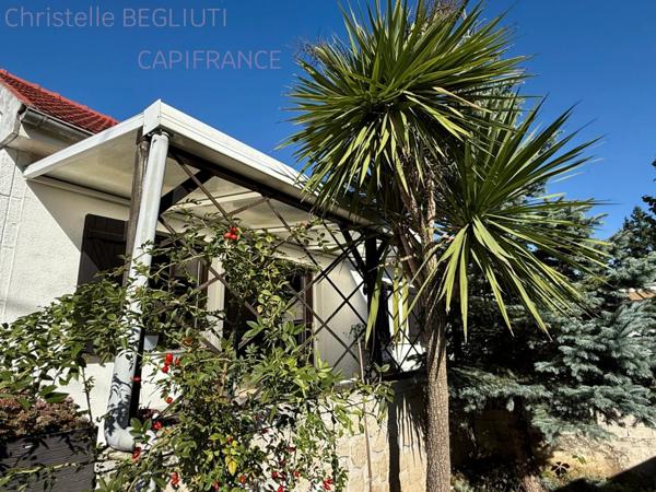 MAISON DE PLAIN PIED - AUCUN TRAVAUX - 7P - CADRE VERDOYANT - PISCINE - PATIO