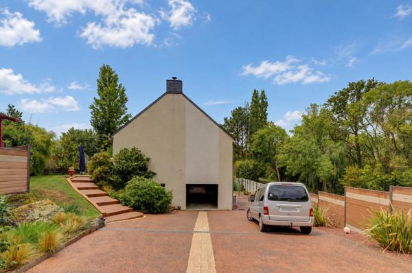A vendre Maison Haute Indre jardin terrasse et garage , Indre