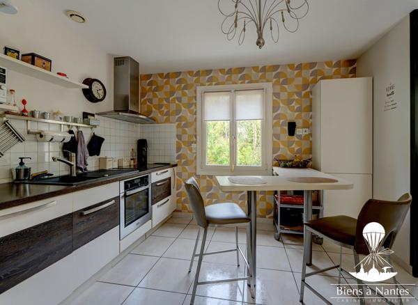 A vendre Maison Haute Indre jardin terrasse et garage , Indre