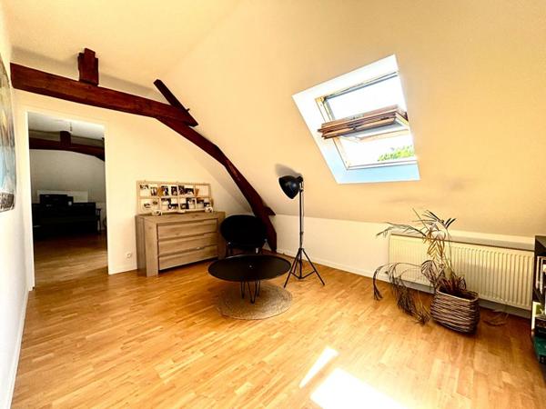 Maison La Menitre 8 pièce(s) 191 m2