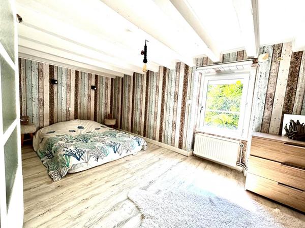 Maison La Menitre 8 pièce(s) 191 m2