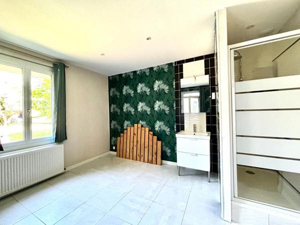 Maison La Menitre 8 pièce(s) 191 m2