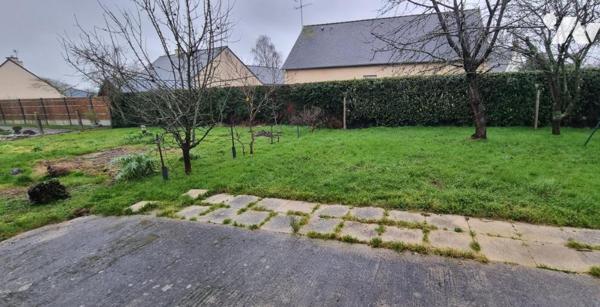 LA GUERCHE DE BGNE - Centre ville - Pavillon avec terrain