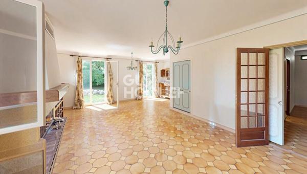 Maison spacieuse à vendre à Bagnols sur Cèze - Une opportunité à ne pas manquer !