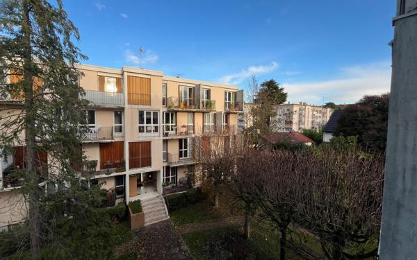 Appartement à louer    1 pièce • 32,97 m2 Antony