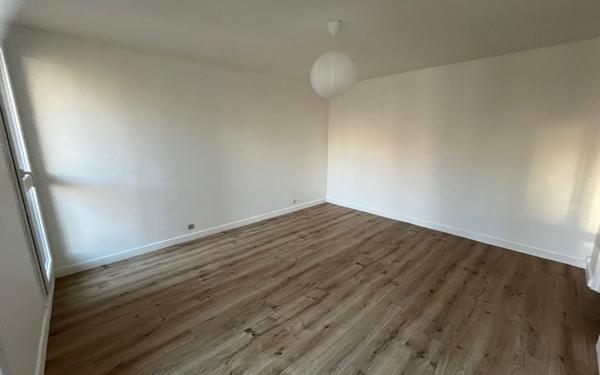 Appartement à louer    1 pièce • 32,97 m2 Antony