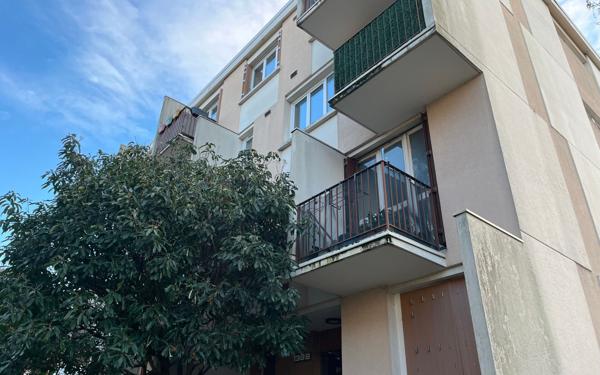 Appartement à louer    1 pièce • 32,97 m2 Antony