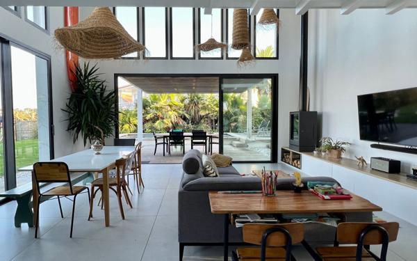 Maison à vendre    5 pièces • 180 m2 Saint-Jean-de-Luz