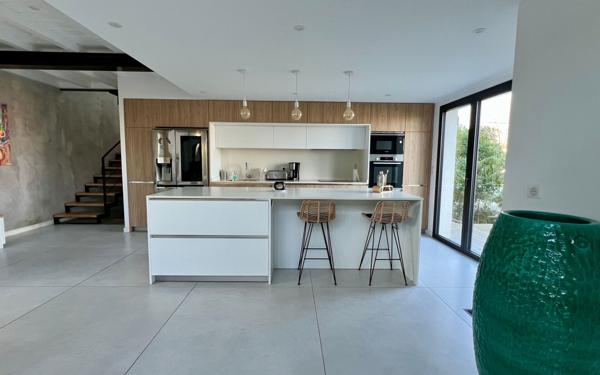 Maison à vendre    5 pièces • 180 m2 Saint-Jean-de-Luz