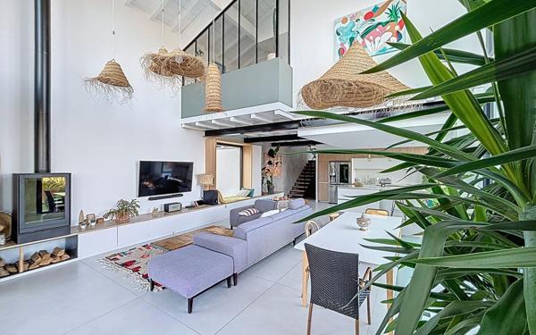 Maison à vendre    5 pièces • 180 m2 Saint-Jean-de-Luz