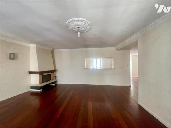 Appartement de 203 m² avec garage et terrasse