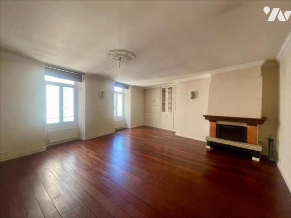 Appartement de 203 m² avec garage et terrasse