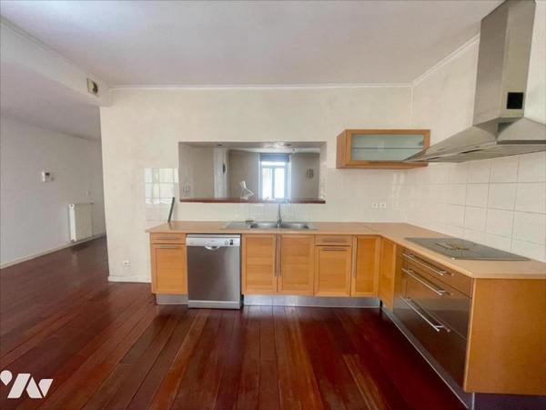Appartement de 203 m² avec garage et terrasse