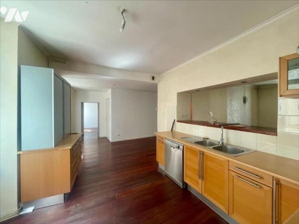Appartement de 203 m² avec garage et terrasse