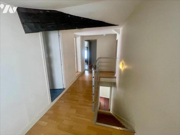 Appartement de 203 m² avec garage et terrasse