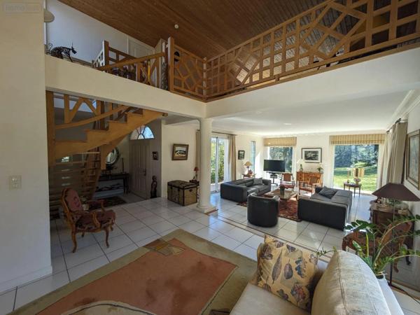 Achat - Maison Les Herbiers 85500 9 pièces 254 m 2 3000 m 2