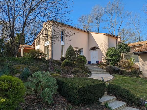 Achat - Maison Les Herbiers 85500 9 pièces 254 m 2 3000 m 2