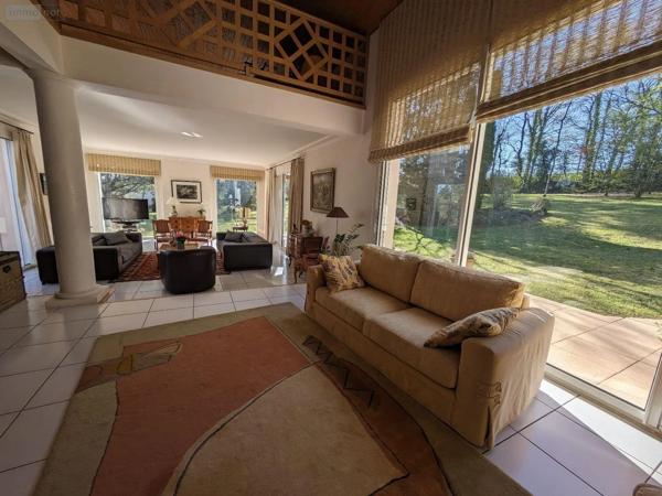 Achat - Maison Les Herbiers 85500 9 pièces 254 m 2 3000 m 2