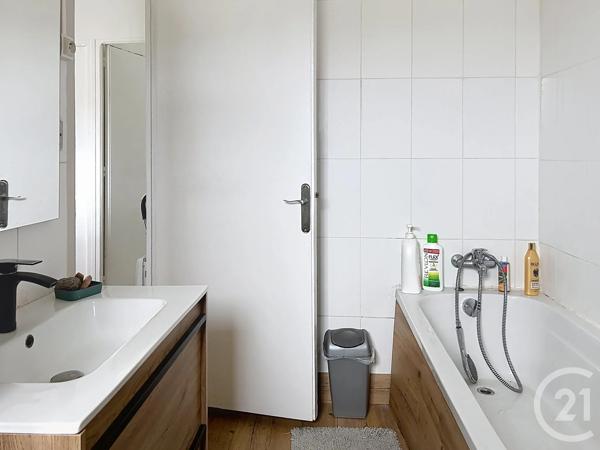 Appartement F3 à vendre  3 pièces - 82,40 m 2   AMELIE LES BAINS PALALDA  - 66