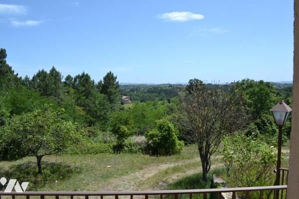 MAISON INDIVIDUELLE AVEC TERRAIN ATTENANT DE 3552 m²