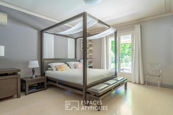 Élégante demeure familiale avec piscine et jardin paysager