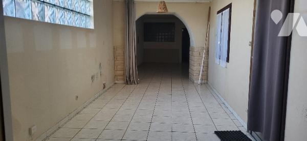 A GIVORS (Rhône), rue Fleury Neuvesel, appartement T3 à usage d'habitation.