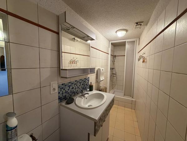 A LOUER  - AIX EN PROVENCE - COURS MIRABEAU - T2 MEUBLE  sur deux niveaux