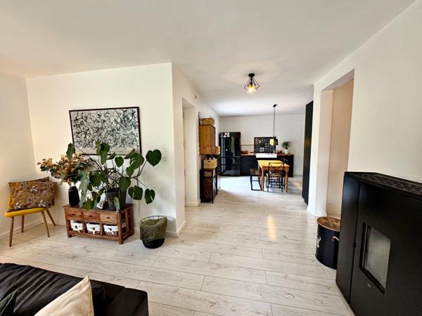 Entre mer et montagne : maison avec piscine, grand terrain et panorama d’exception