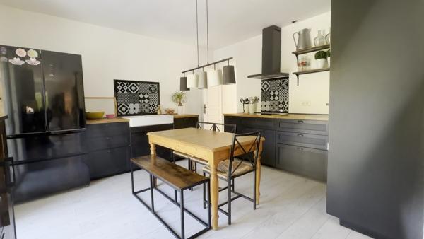 Entre mer et montagne : maison avec piscine, grand terrain et panorama d’exception