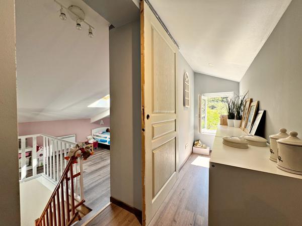 Entre mer et montagne : maison avec piscine, grand terrain et panorama d’exception