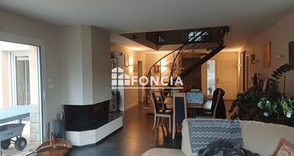 À vendre Maison 7 pièces 195 m² - Chartres-de-bretagne 35131