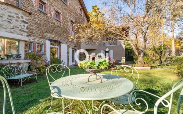 Maison à vendre    8 pièces •  Saint-Martin-en-Haut