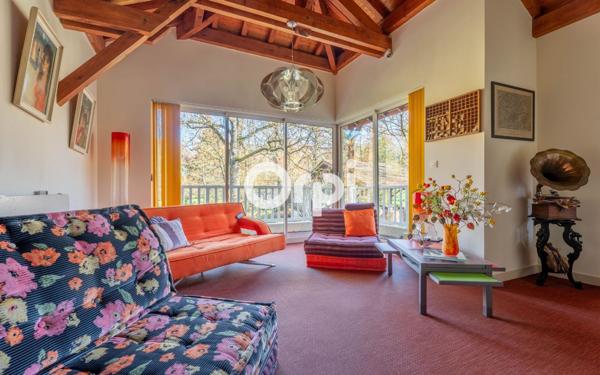 Maison à vendre    8 pièces •  Saint-Martin-en-Haut