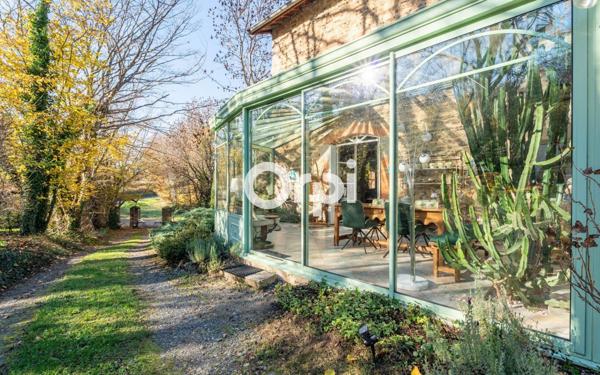 Maison à vendre    8 pièces •  Saint-Martin-en-Haut
