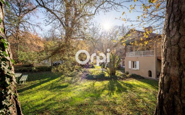 Maison à vendre    8 pièces •  Saint-Martin-en-Haut