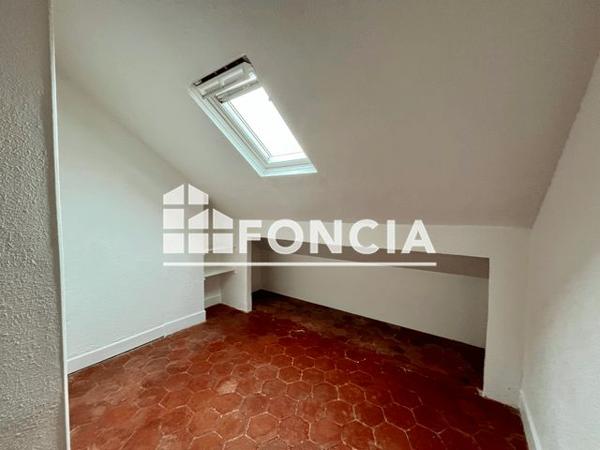 Location Studio 14.29 m² - 6 RUE SAINTE ADELAIDE Versailles 78000