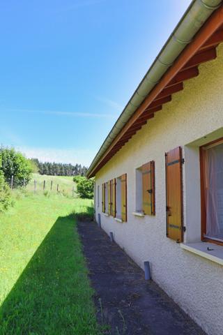 Montregard (43290) Maison de plain-pied 155 m² + dépendance 80m² + 7000m² de terrain