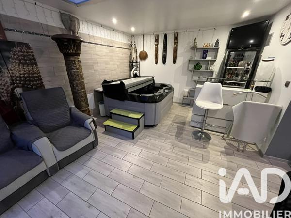 Maison à vendre 9 pièces 188 m² Saint-Amand-les-Eaux