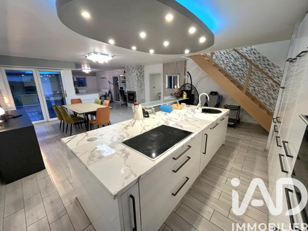 Maison à vendre 9 pièces 188 m² Saint-Amand-les-Eaux