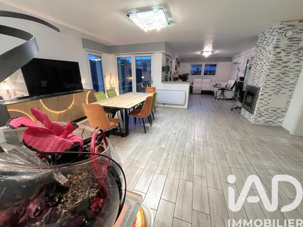 Maison à vendre 9 pièces 188 m² Saint-Amand-les-Eaux