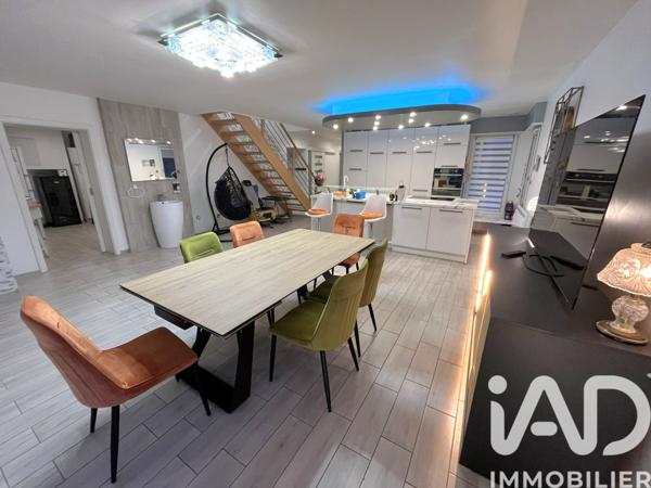 Maison à vendre 9 pièces 188 m² Saint-Amand-les-Eaux