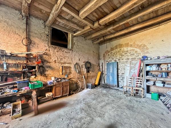 Fermette à vendre 5 pièces + dépendances proche de CHAROLLES (71) - 3200 m²