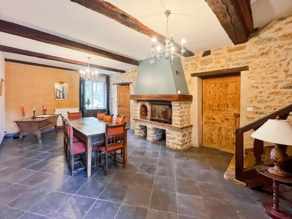 Fermette à vendre 5 pièces + dépendances proche de CHAROLLES (71) - 3200 m²