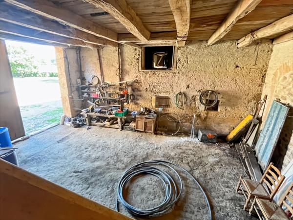 Fermette à vendre 5 pièces + dépendances proche de CHAROLLES (71) - 3200 m²