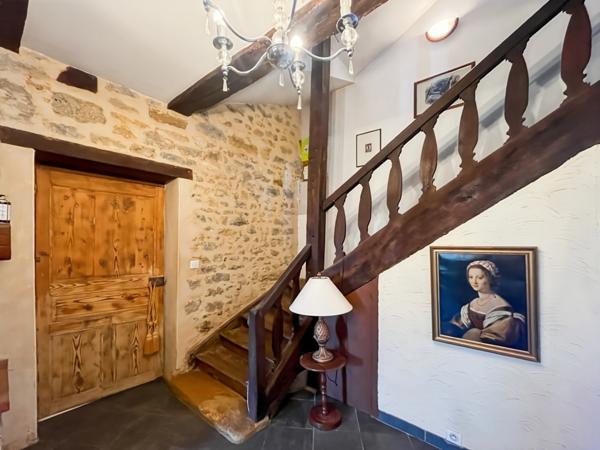 Fermette à vendre 5 pièces + dépendances proche de CHAROLLES (71) - 3200 m²