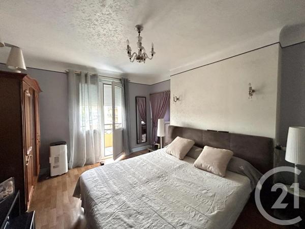 Maison à vendre  6 pièces - 129,30 m 2   L ETRAT  - 42