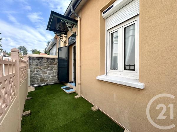 Maison à vendre  6 pièces - 129,30 m 2   L ETRAT  - 42