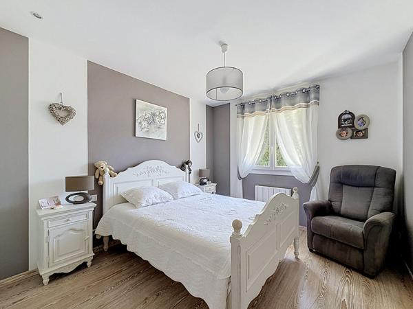 Belle maison de caractères de 134m2 avec piscine, sous sol, atelier sur un terrain de 2085m2