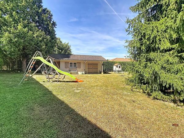 Belle maison de caractères de 134m2 avec piscine, sous sol, atelier sur un terrain de 2085m2
