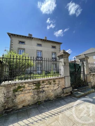 Maison à vendre  8 pièces - 330,02 m 2   ST JULIEN CHAPTEUIL  - 43